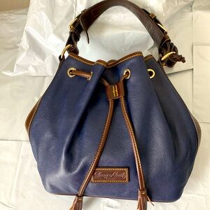 DOONEY & BOURKE vintage drawstring bucket bag